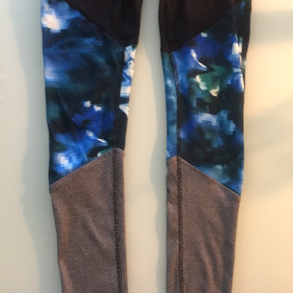 Champion Legging - Picture 2 of 3